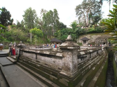 Goa Gajah, Bali kazılan havuzda