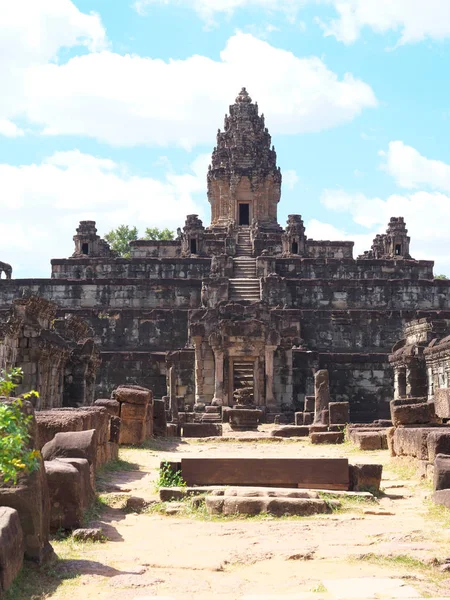 Siem Reap December 2017 Bakong Primeira Montanha Templo Arenito Construído — Fotografia de Stock