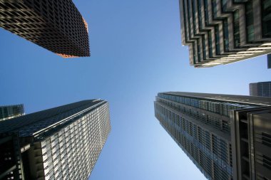 Tokyo, Japonya-Ocak 4, 2018: Marunouchi bir ticari bölge, Chiyoda Tokyo İstasyonu ve İmparatorluk Sarayı arasında yer alan Tokyo'nun olduğunu. Ünlü ticari binalar.