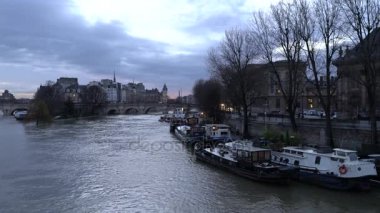 Paris, Fransa-Ocak 19, güneş doğmadan önce Saine nehir, Cite ada ve Pont Neuf Pont des Arts 2018:View