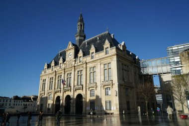 Paris, Fransa-Ocak 19,2018: Saint Denis Salonu, Place du Caquet, Saint Denis Bazilikası'nın yanında yer alan şehir.