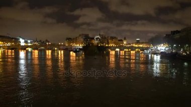 Paris, Fransa-Ocak 26, güneş doğmadan önce Saine nehir, Cite ada ve Pont Neuf Pont des Arts 2018:View