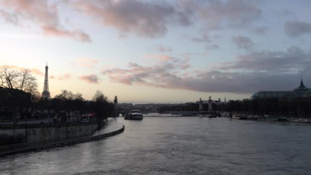 Παρίσι Γαλλία Ιανουάριος 2018 Θέα Την Άνοδο Στον Ποταμό Σηκουάνα — Αρχείο Βίντεο