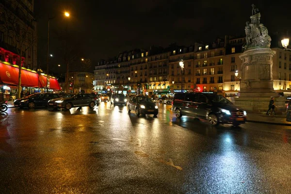 2018年1月20日 克里希潮湿大道在夜间 — 图库照片