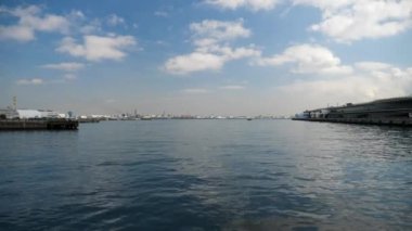 Kanagawa, Japonya-Nisan 19, 2018: Panorama görünümünü Yokohama bağlantı noktası, daha Tokyo bölgesi için bir ağ geçidi.