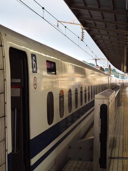 Kanagawa Japonsko Květen 2018 První Vlak Dne Připraven Nástupu Palubu — Stock fotografie