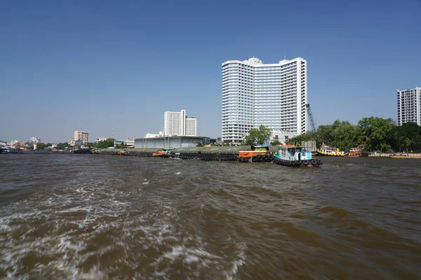 Bangkok Thailanda Decembrie 2019 Panning Ferry Boat Crusing Chao Phraya — Fotografie, imagine de stoc
