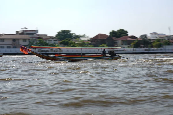Bangkok Thailanda Decembrie 2019 Panning Ferry Boat Crusing Chao Phraya — Fotografie, imagine de stoc