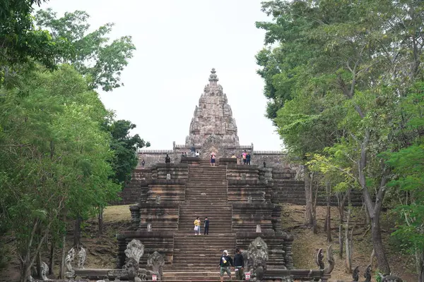 Бурирам Таиланд Декабря 2019 Года Подход Башня Пномрунга Кхмерского Храма — стоковое фото