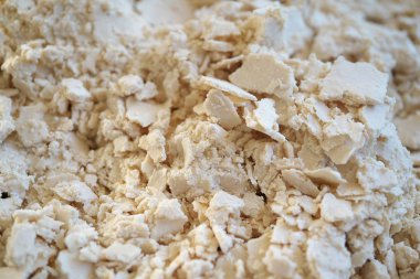 Tokyo, Japonya-29 Aralık 2019: Bir parça sake kasu ya da sake keki ya da Amazon içeceği ya da turşu için kullanılan sake.