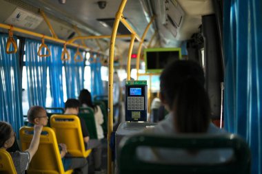 Şangay, Çin-18 Eylül 2019: Çin 'deki Şangay şehir otobüsünün kondüktör koltuğu