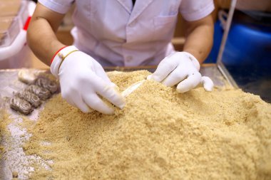 Şangay, Çin-15 Eylül 2019: El yapımı şeker yapma gösterisi veya performansı