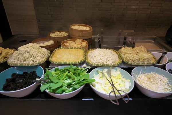 2019年9月18日中国 朝食時に出される中華麺の品種 — ストック写真