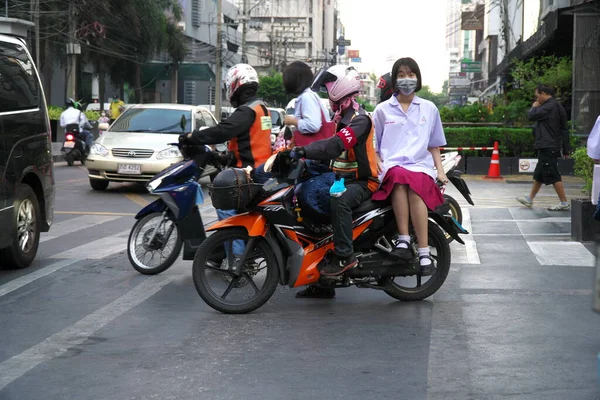 Bangkok Tailandia Enero 2020 Transporte Taxi Motocicleta Cerca Estación Asoke — Foto de Stock