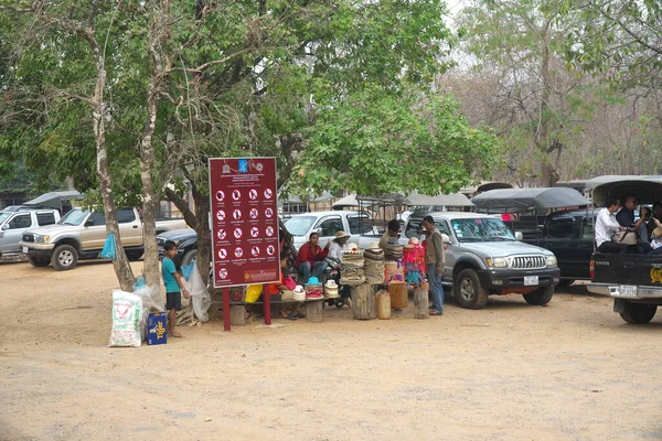 Preah Vihear Camboja Janeiro 2020 Estacionamento Centro Multas Preah Vihear — Fotografia de Stock