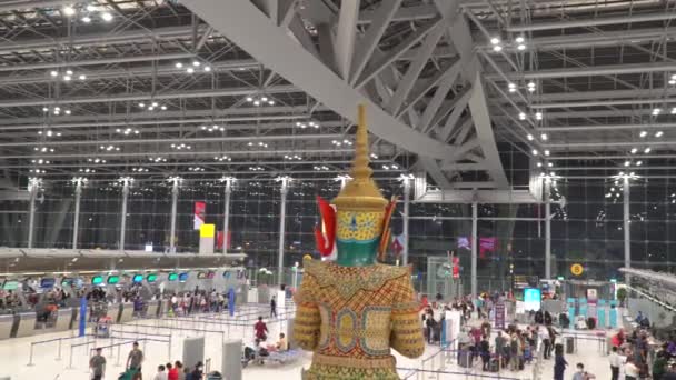 Bangkok Thailand January 2020 Check Counters Suvarnabhumi Airport New Bangkok — стоковое видео