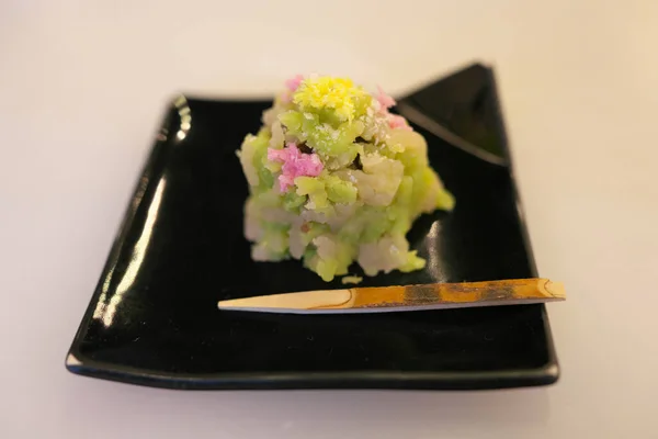 Kyoto, Japonya-27 Şubat 2020: Kyoto Style Wagashi veya geleneksel Japon şekerlemesi veya Japon tatlıları yapmak