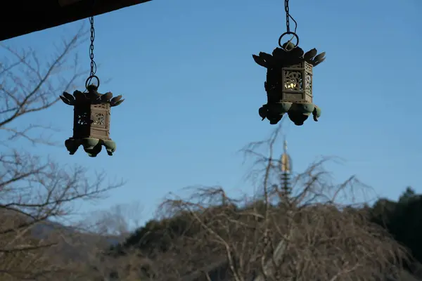 에등을 전통적 브론즈 — 스톡 사진