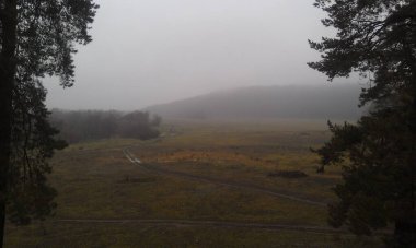 Doğada bulutlu bir gün