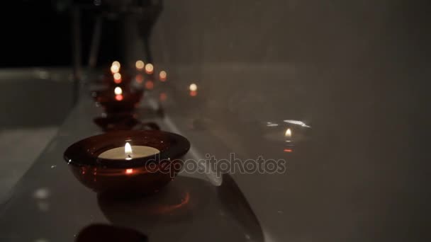 Candela aromatica nel bagno — Video Stock