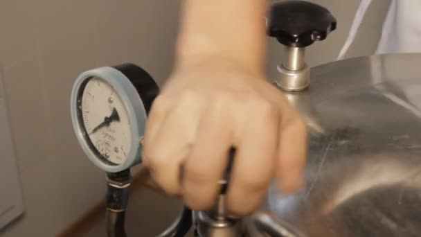 高压灭菌器是封闭测试 — 图库视频影像