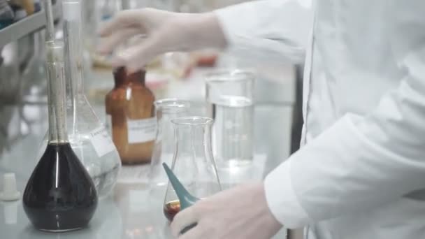 Chemická laboratoř zkumavky — Stock video