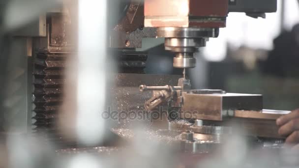 Máquina de procesamiento de metales — Vídeo de stock