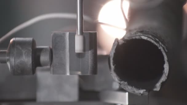 Máquina de processamento de metal — Vídeo de Stock