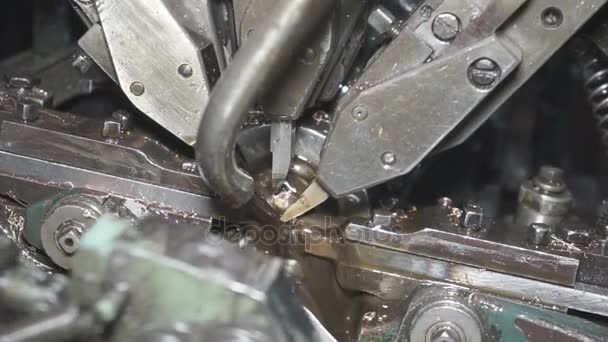Máquina de procesamiento de metales — Vídeos de Stock