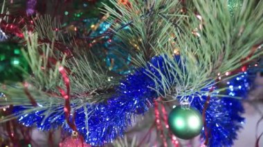 Oyuncaklarla Noel ağacı