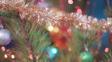 Oyuncaklarla Noel ağacı