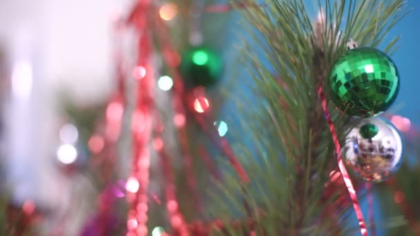 Albero di Natale con giocattoli — Video Stock