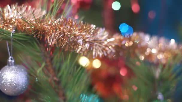 Albero di Natale con giocattoli — Video Stock