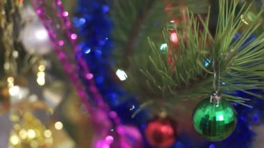 Oyuncaklarla Noel ağacı