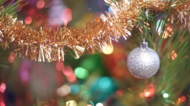 Oyuncaklarla Noel ağacı