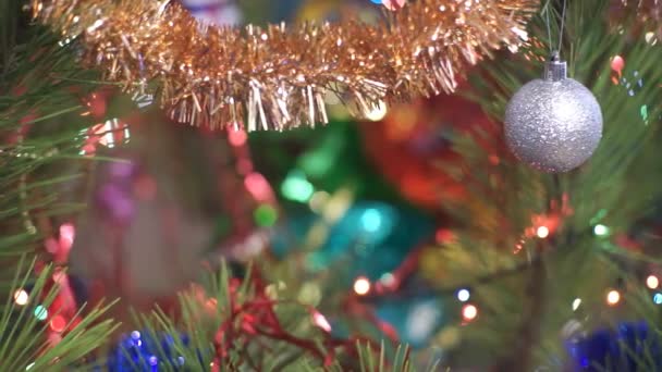 Albero di Natale con giocattoli — Video Stock