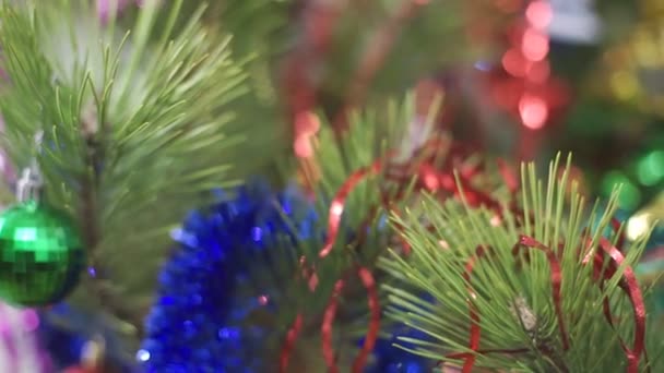 Árbol de navidad con juguetes — Vídeos de Stock