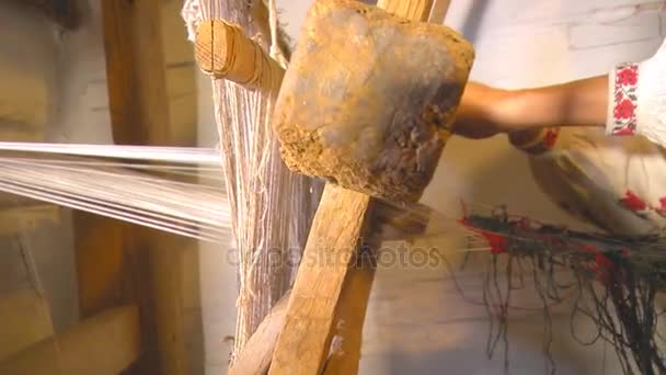 Herramientas de tejer antiguas — Vídeo de stock