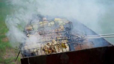 Et Mangal içinde kızarmış