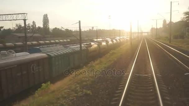Ferroviária para o comboio — Vídeo de Stock