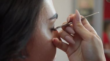 Tutkal suni kirpikler