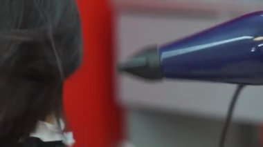Profesyonel kuaför saç saç kurutma makinesi kurur