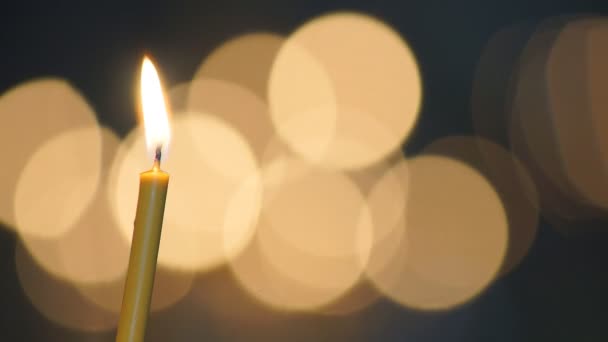 Церковные свечи — стоковое видео