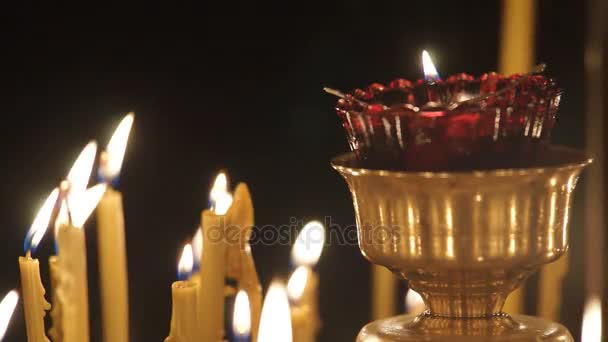 Kostelní svíčky náboženství — Stock video
