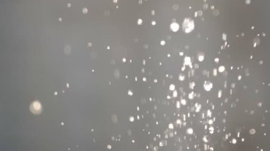 Çeşme yağmur damlaları