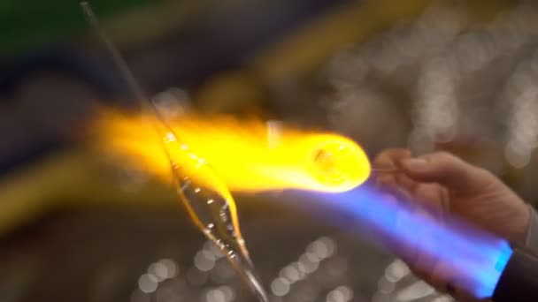 Tillverkning Glas Leksaker Smält Stark Eld Glas För Att Göra — Stockvideo