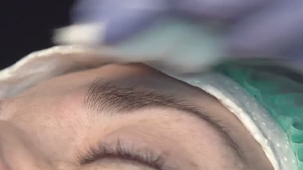 Eyebrow Beauty Salon Master Takes Care Eyebrows Design Coloring Styling — Stock Video