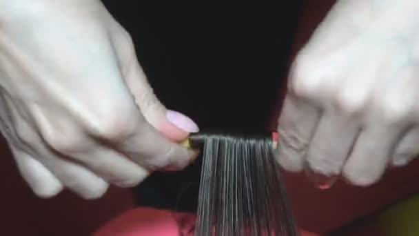 Peinado para mujer en una peluquería — Vídeos de Stock