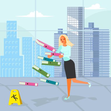 Kadın ıslak zeminde kaydı.