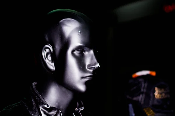 manken dükkanında siyah arka plan.